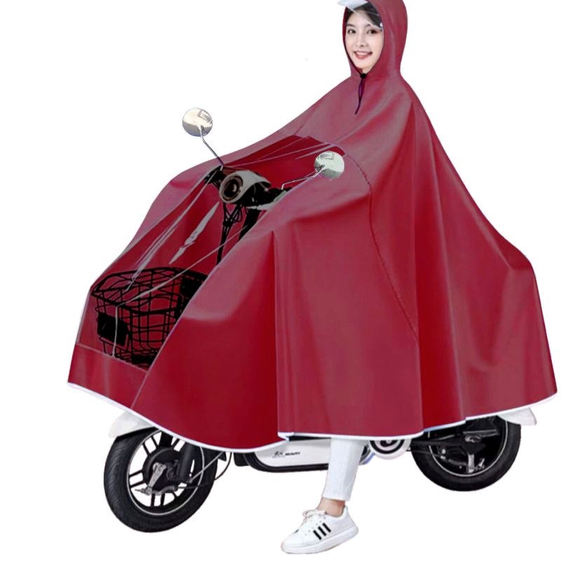 Áo mưa choàng rộng rãi tạo độ thông thoáng