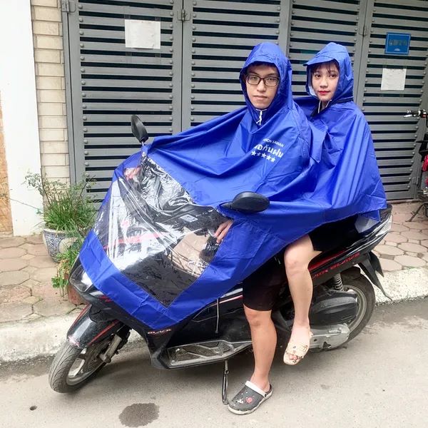 Lựa chọn áo mưa đi xe máy phù hợp giúp lái xe an toàn hơn 