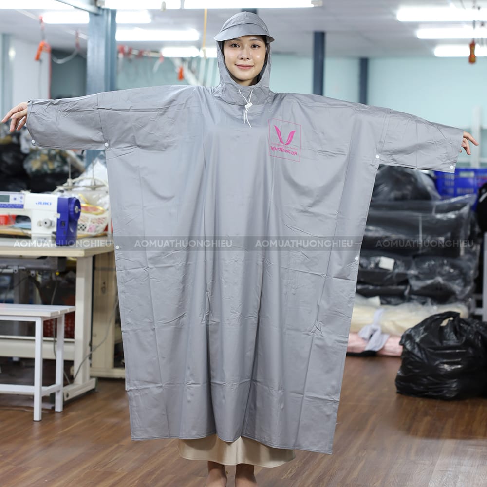 Sản xuất áo mưa cánh dơi 1