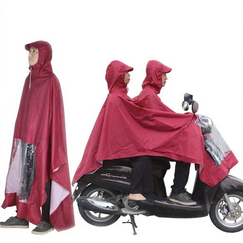 Sự tiện lợi và an toàn khi dùng áo mưa 2 đầu cho mẹ và bé